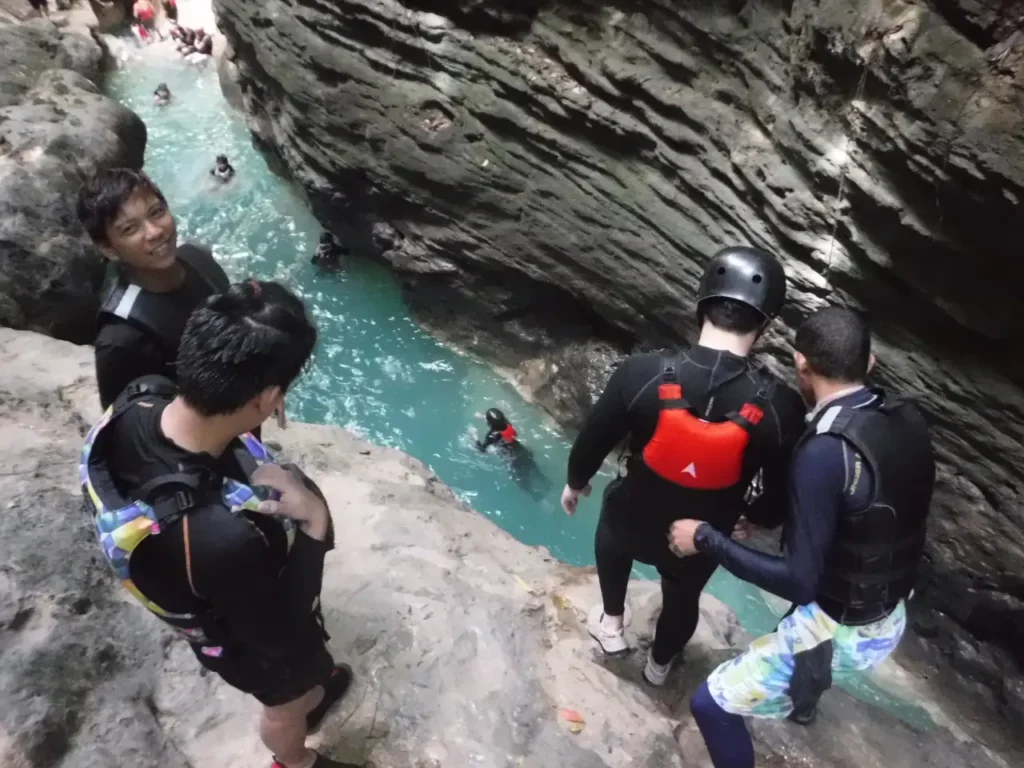 세부 캐녀닝 투어 절벽점프
