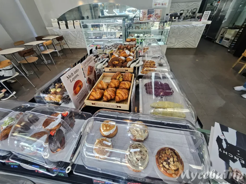 막탄 LG가든 한국식 빵집 앳히어 AT@HERE